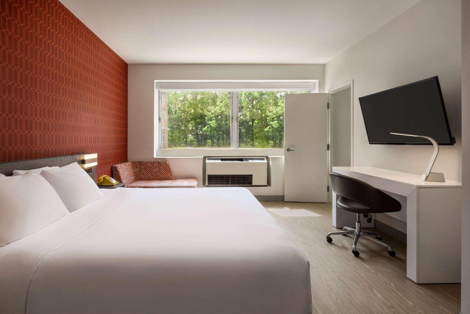 The Orbit Hotel, Trademark Collection By Wyndham Fairview Park Exterior photo